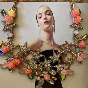 ❤️NEW JCrew Coral Iriidescent Stars Necklace